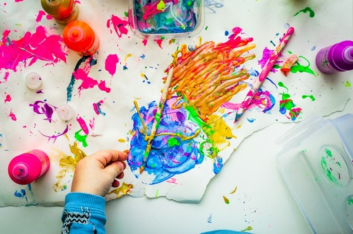 unsplash_54VAb3f1z6w_kids painting crafts