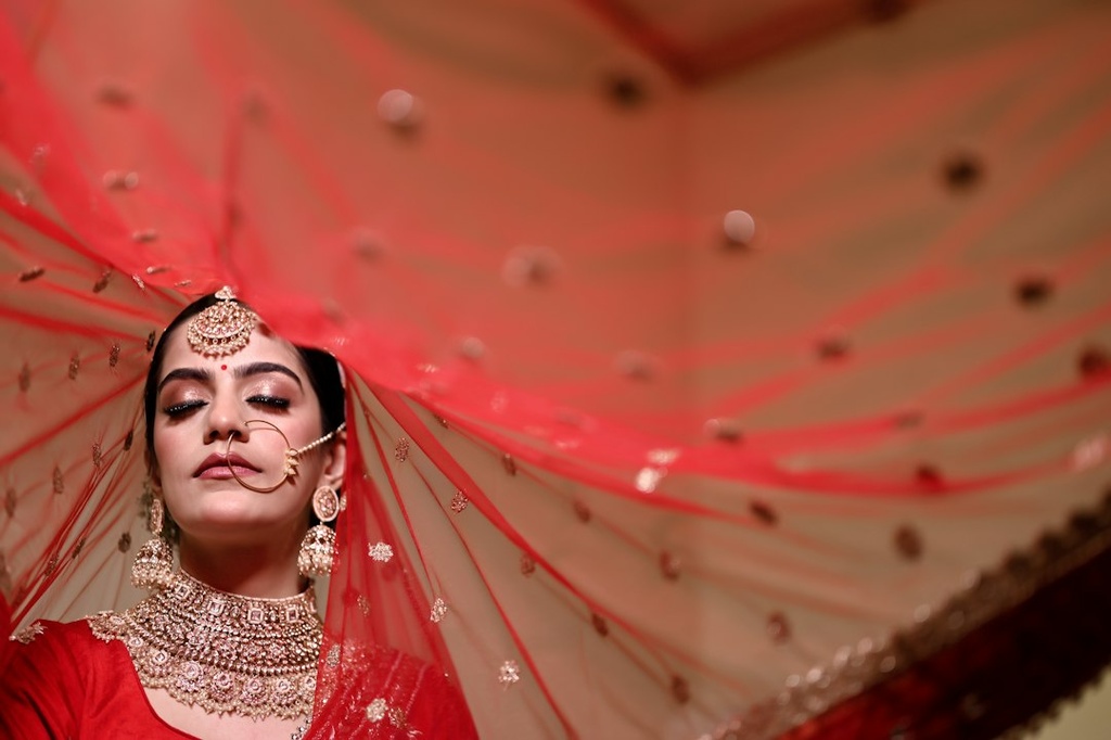 unsplash_m-aOjLqPWeI_bridal makeup