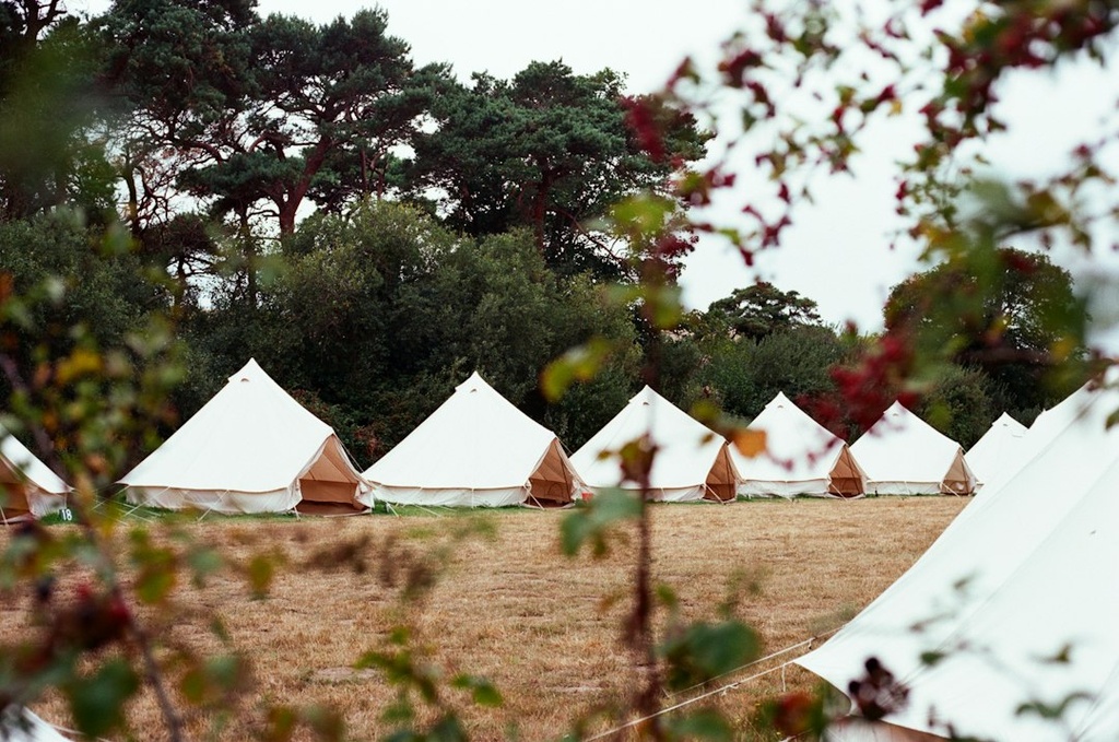 unsplash_bCL2998y1M4_bell tent glamping