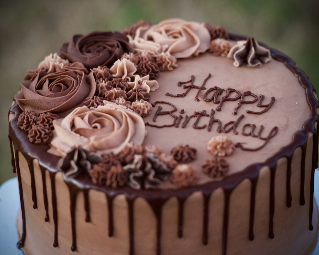 unsplash_LRIQuZyxKRM_birthday cakes
