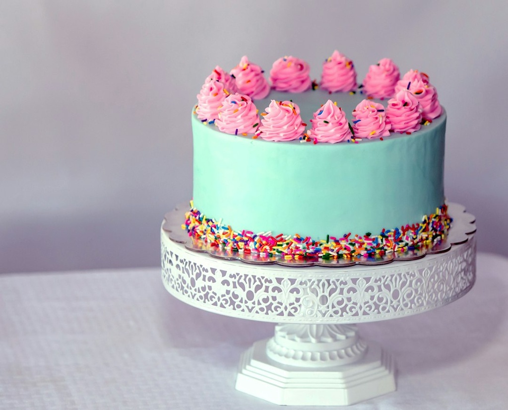 unsplash_g5bgYkKa8y0_birthday cakes