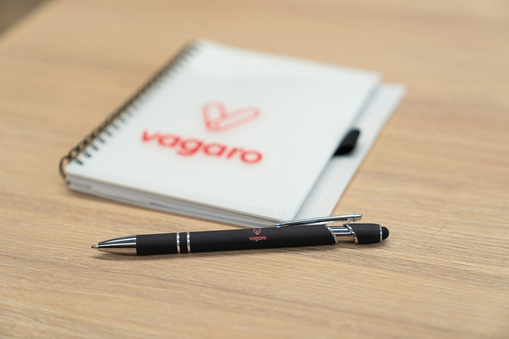 unsplash_gACCqRnv1OE_branded merchandise