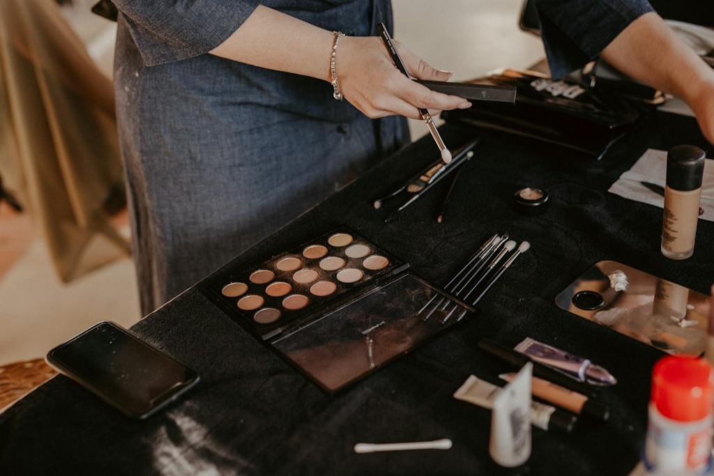 unsplash_u88INhZV4ok_bridal makeup