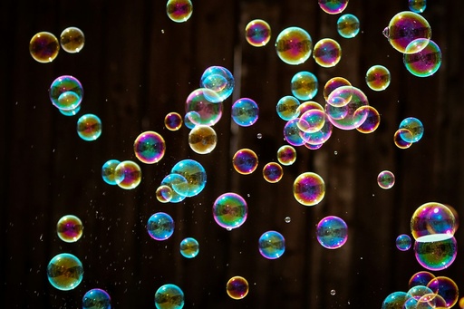 unsplash_ZDUXvlyU_iI_soap bubbles party