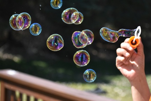 unsplash_K4O_KS9dvxE_soap bubbles party