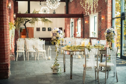 unsplash_UfVhVkqMgGQ_wedding chairs decoration