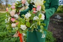 unsplash_AjyksBEwkr8_funeral flowers