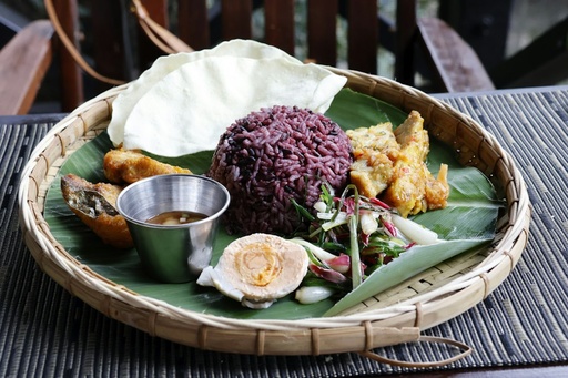 unsplash_ZxuHqAwjOa4_asian food platter