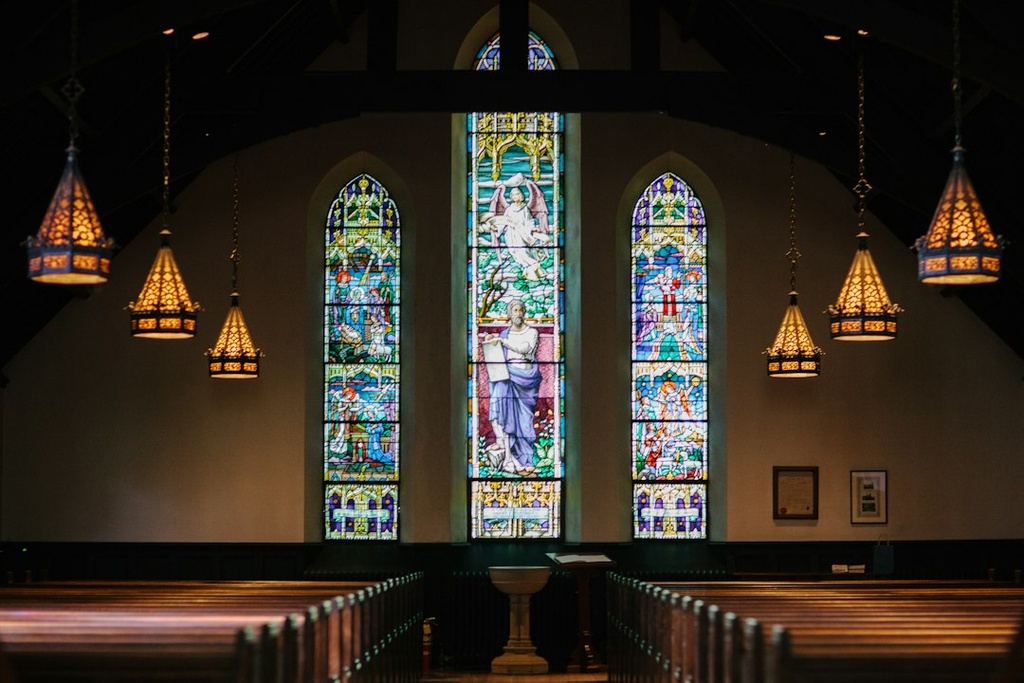 unsplash_JRsZWmRd_Ws_church faith-based venues