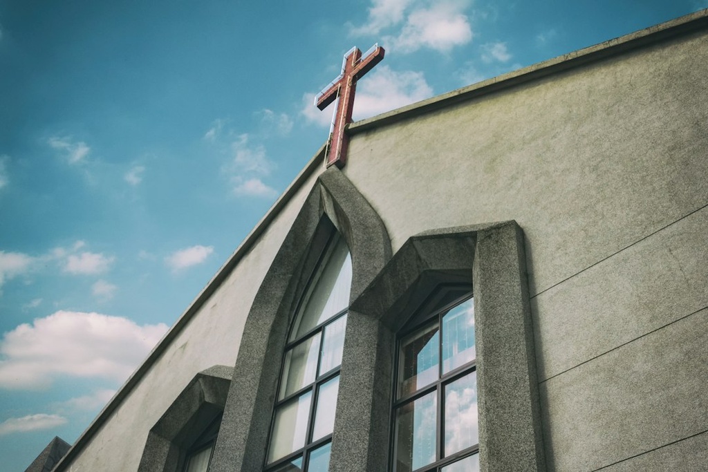unsplash_QCjC1KpA4nA_church faith-based venues