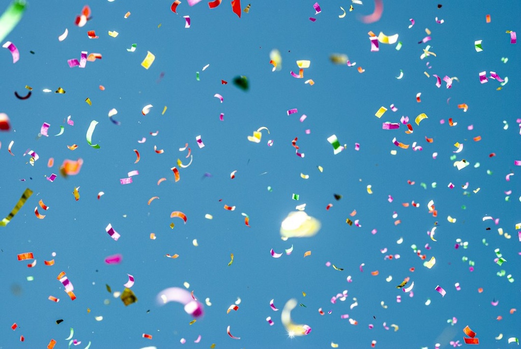 unsplash_uW_oj3jOPRg_confetti