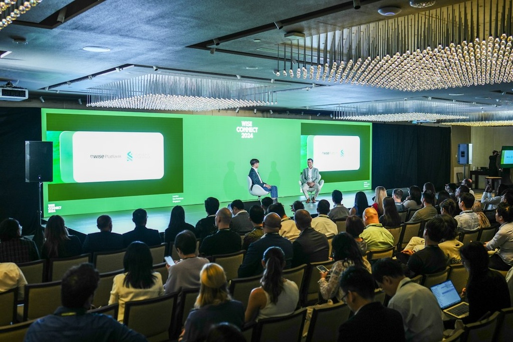 unsplash__AN5hrsJbgE_corporate event conference