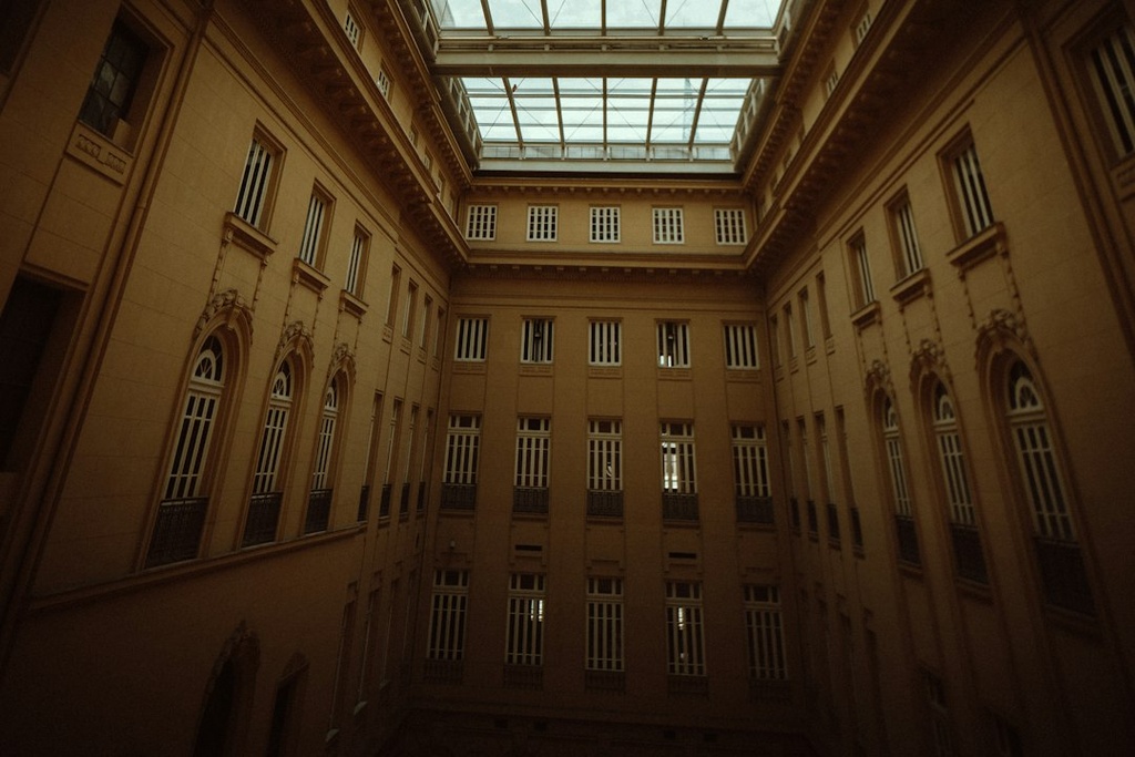 unsplash_7wE-yXQpn9E_heritage building courtyard