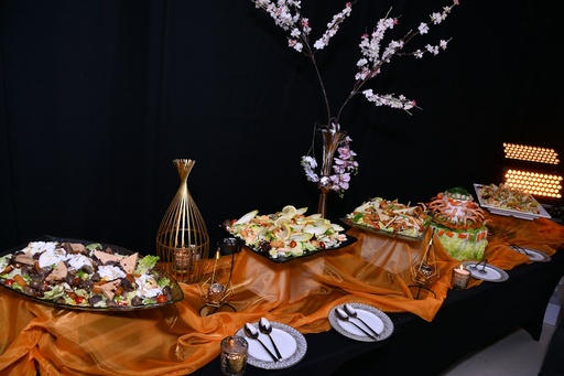 unsplash_CCq8-xks7vE_catering buffet