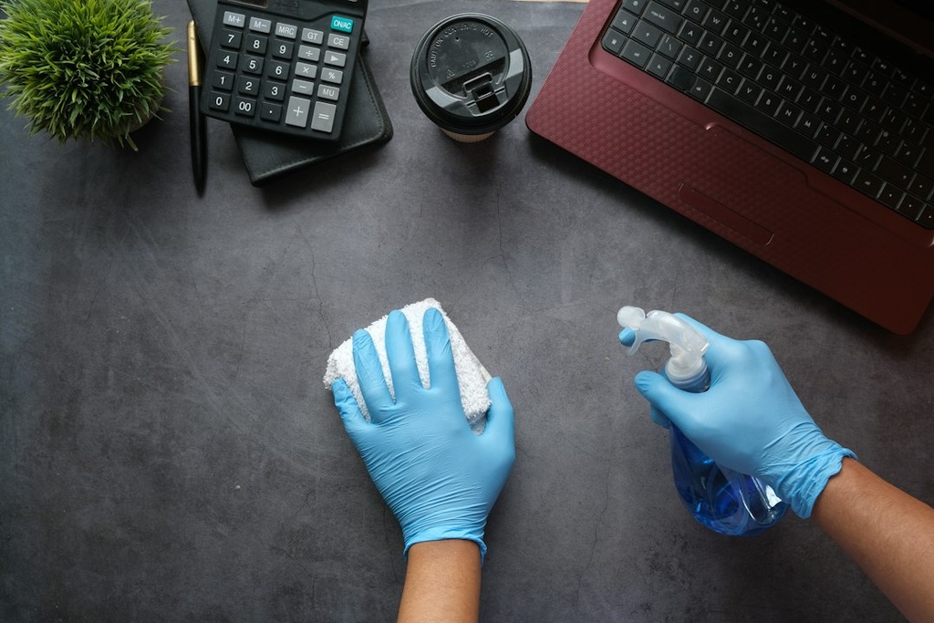 unsplash_-9gPKrsbGmc_cleaning after event