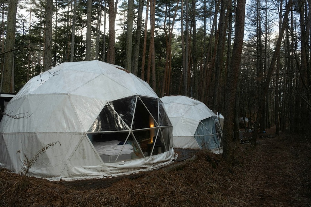 unsplash_Bp1nHpnlFQs_geodesic dome tent