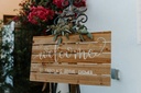 unsplash_52LITJLRBmg_wedding welcome sign