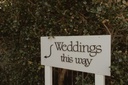 unsplash_lmNFbphyPHI_wedding welcome sign