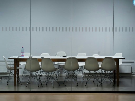 unsplash_ULh0i2txBCY_boardroom meeting