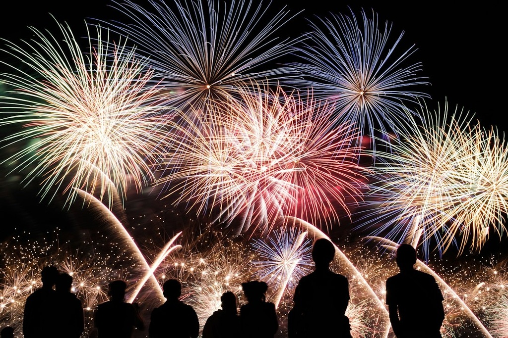 unsplash_Dn7P1U26ZkE_fireworks