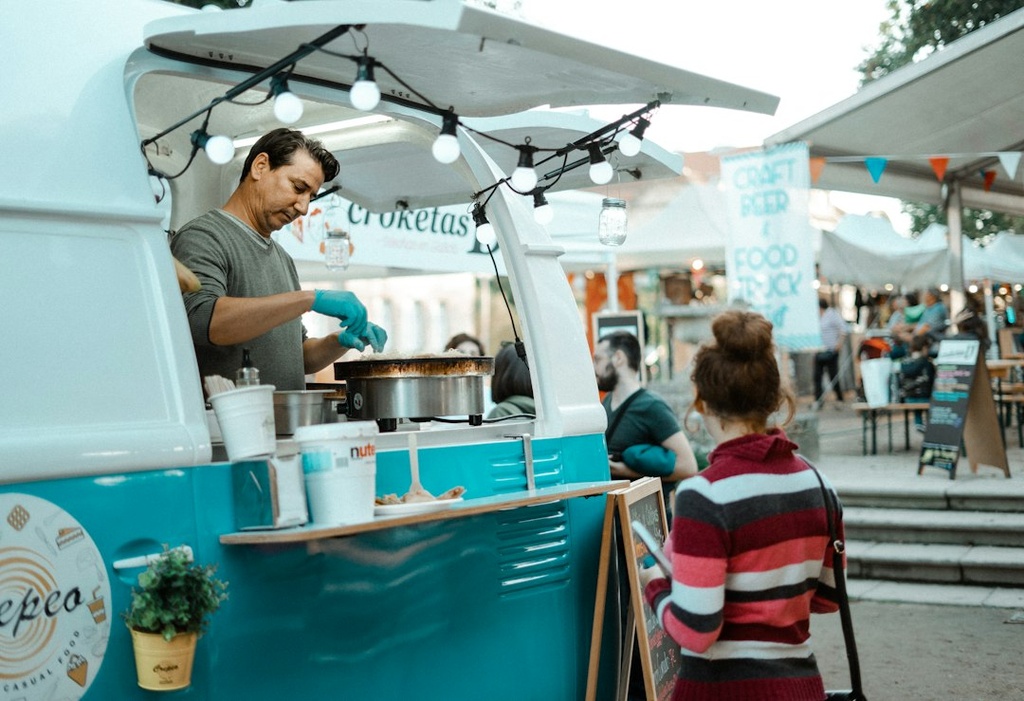 unsplash_m6fYkq_P2Cc_food truck