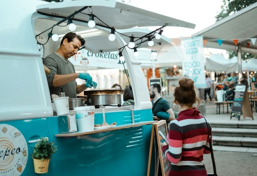 unsplash_m6fYkq_P2Cc_food truck