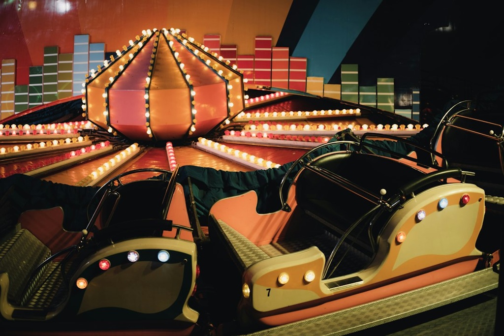unsplash_tDm3fUCD9pI_fairground ride
