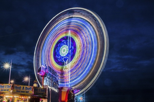 unsplash_wUxjjn4MUac_fairground ride
