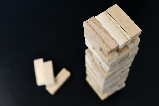 unsplash_CxE1H2_9B9s_giant jenga