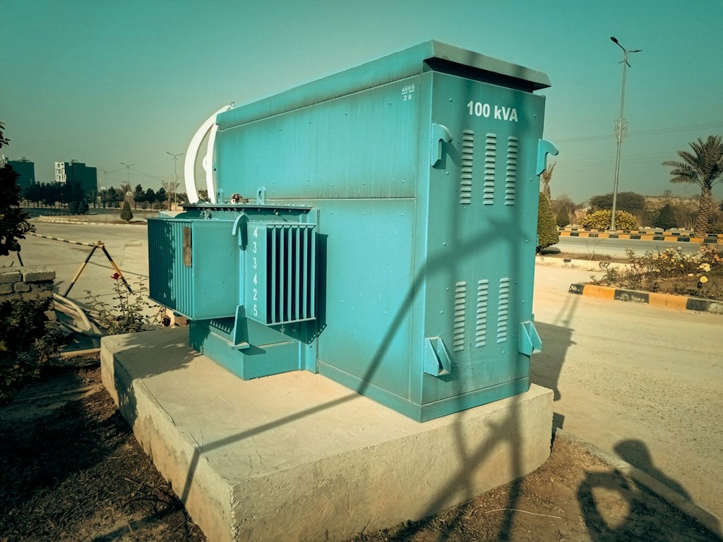 unsplash_7MjXpkxFseU_diesel generator