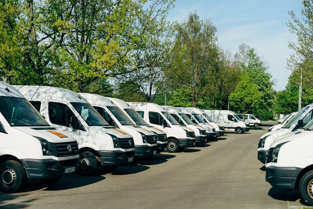 unsplash_3vlGNkDep4E_shuttle van