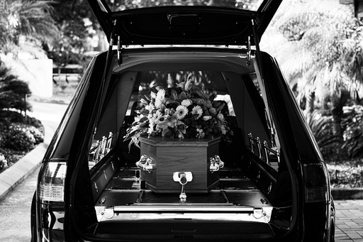 unsplash_eq254Cqvmk8_funeral car