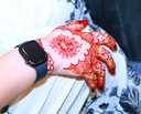 unsplash_nVEY0YvHzBU_henna hands
