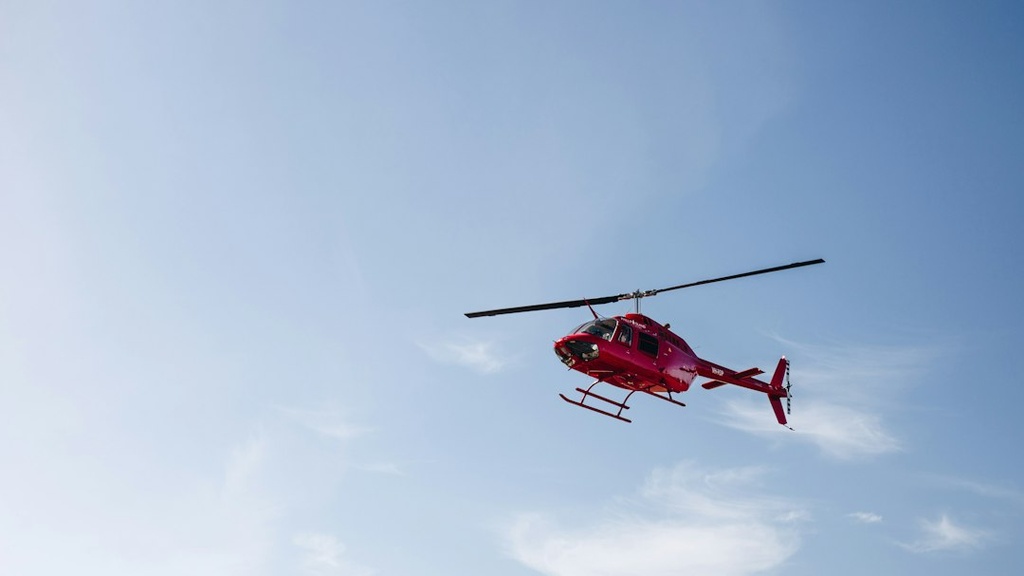 unsplash_nCm8AOjM_zE_private helicopter