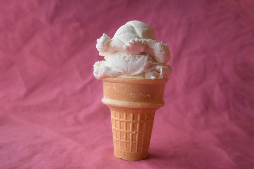 unsplash__gN4PnJ3ygg_ice cream cones