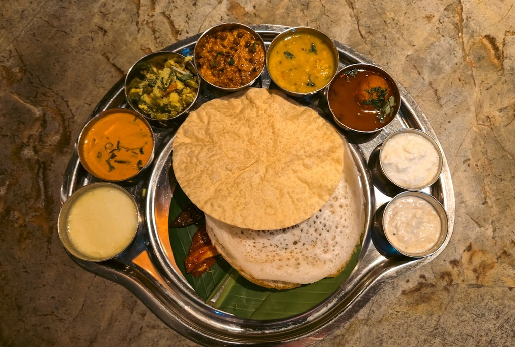 unsplash_A1Jlbgd9cdg_indian food thali