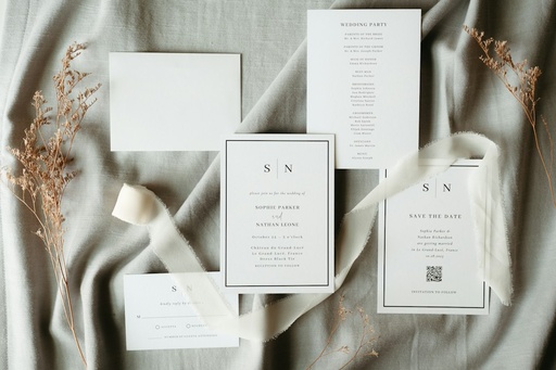 unsplash_BiT7NBELhTg_wedding invitation