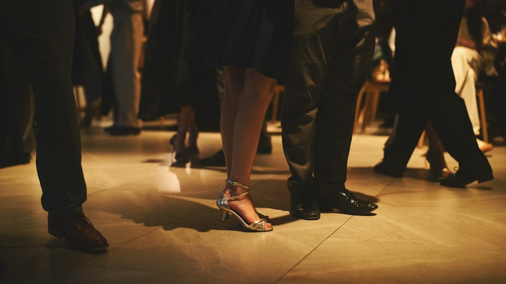 unsplash_nFqF3eFj5w4_ballroom event
