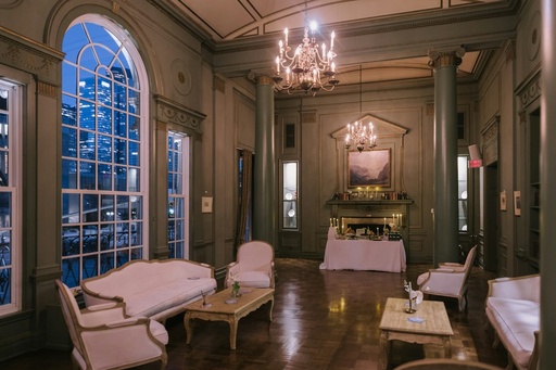 unsplash_eN1lACiHPfU_ballroom event