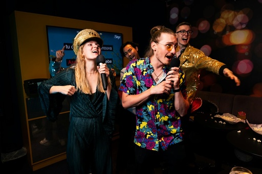 unsplash_ql98Uga1IvA_karaoke