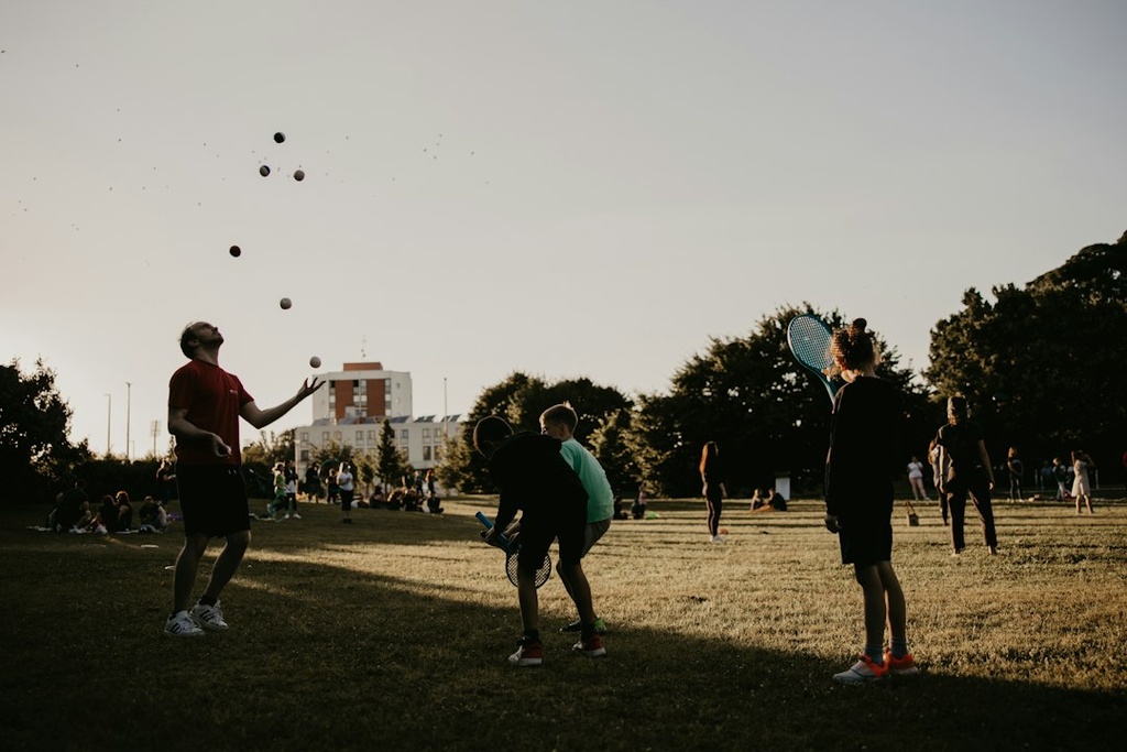 unsplash_FNocvSuJM20_juggler