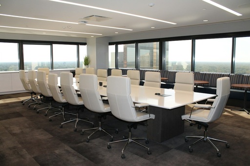 unsplash_bIZJRVBLfOM_seminar room