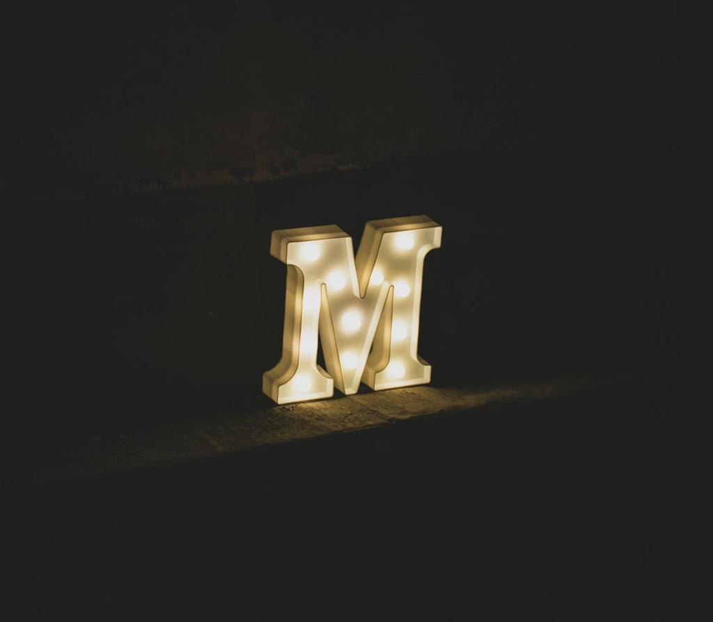 unsplash_FusPlf972j8_marquee light up letters
