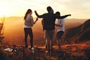 unsplash_DkGIAjlIJu0_group travel friends