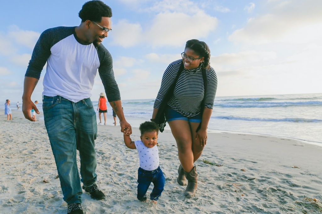 unsplash_Oj77q2yIjzI_black family vacation