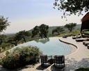 unsplash_Ti9XCg6QOn4_safari lodge