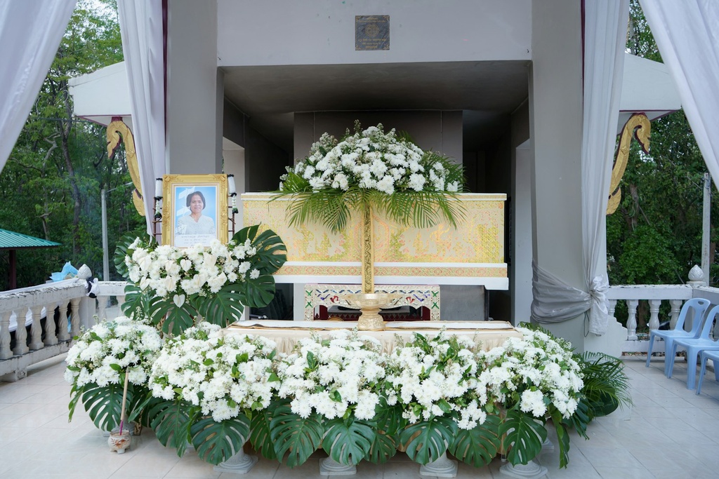 Wreaths and Funeral Flowers