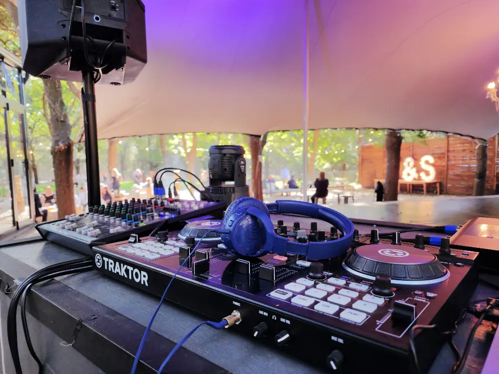 DJ and Sound System - 6 hours 